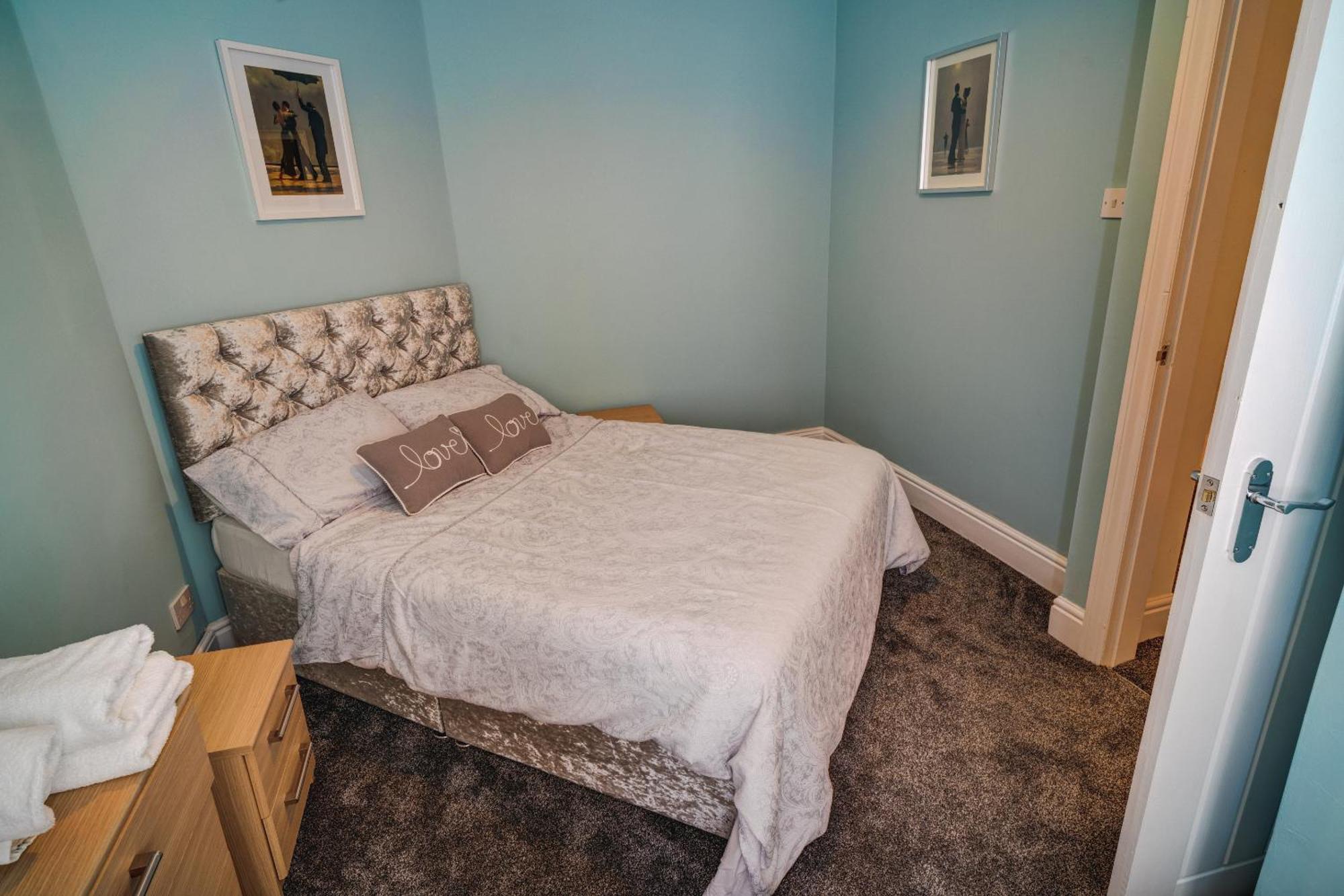 Beachmount Holiday Apartments Колвин Бэй Номер фото